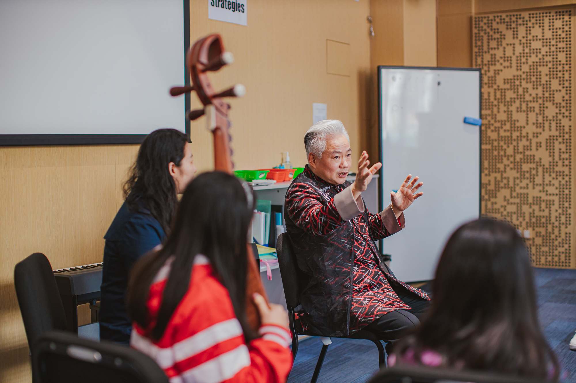 AISG Speaker Series with Fang Jinlong conducted a workshop with a music class in secondary school