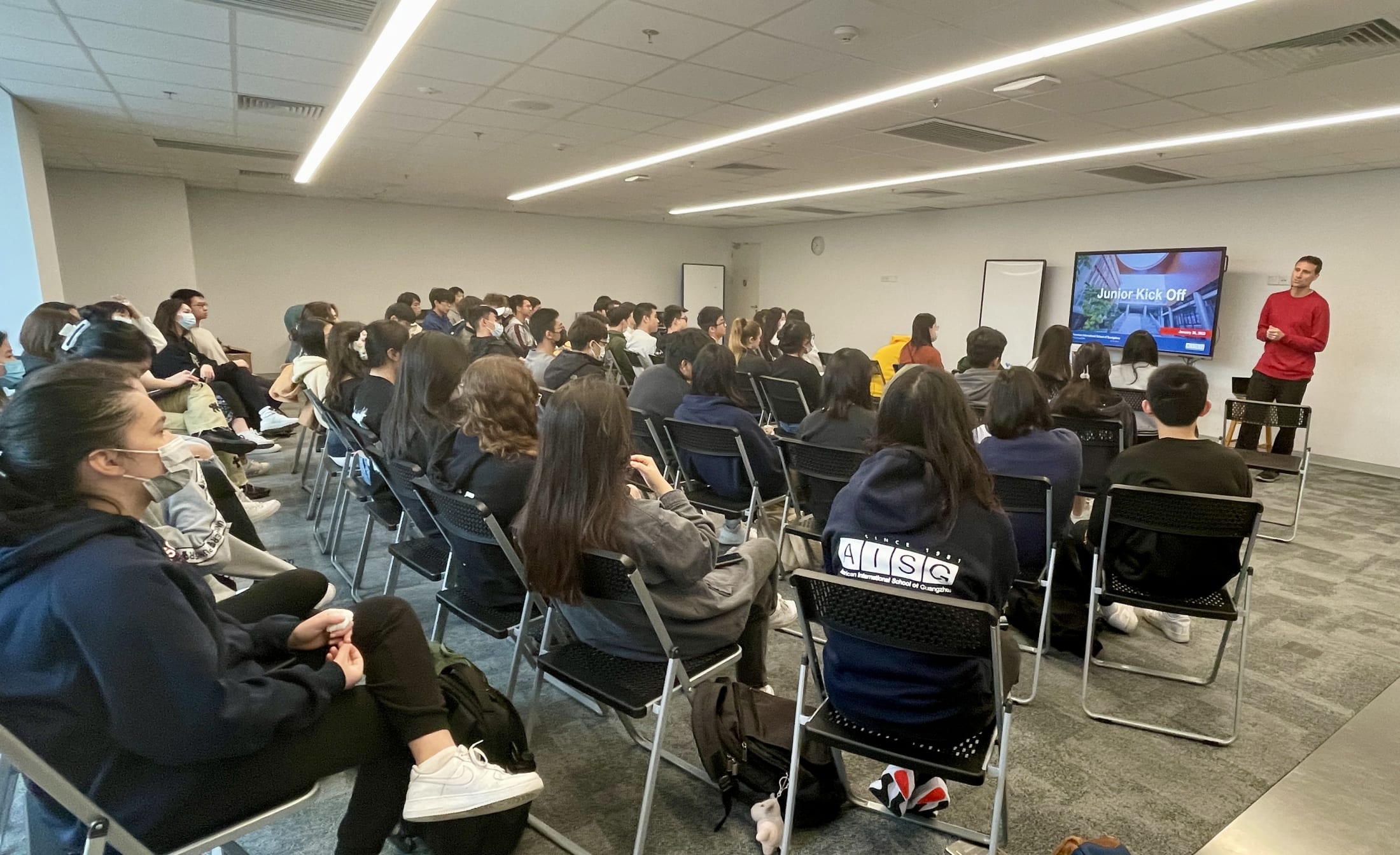 AISG College Counseling session with the college counselor and juniors