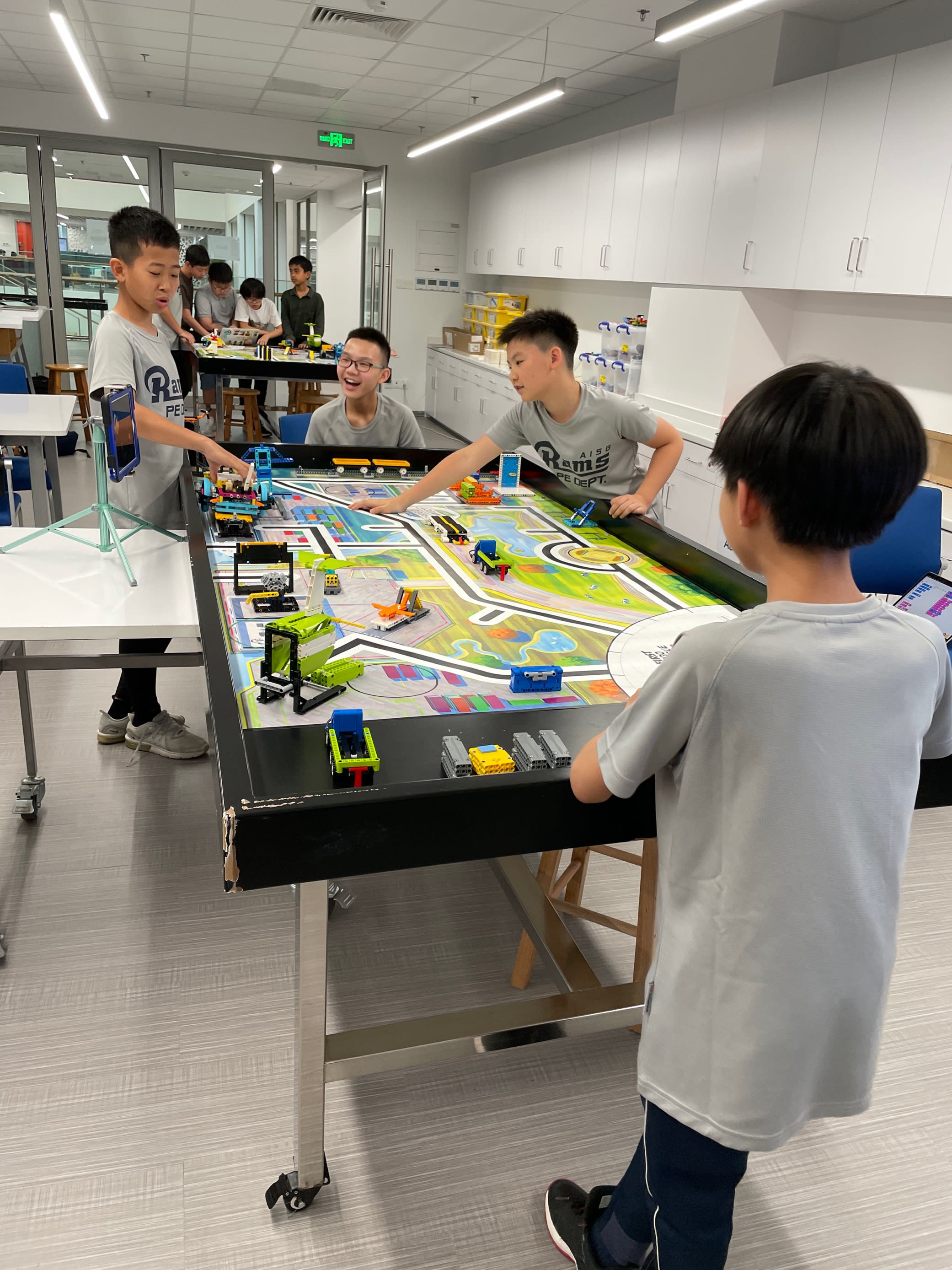 AISG FIRST LEGO League Competition setting up their project