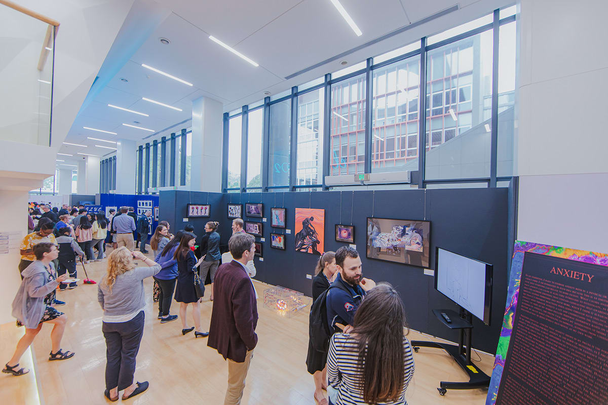 Teachers are watching the exhibition