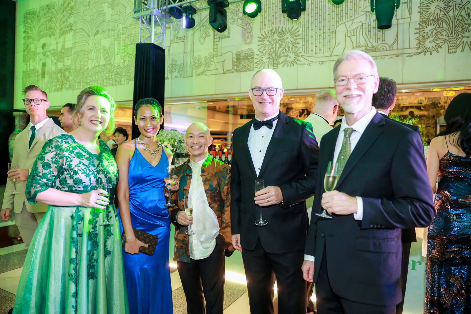 Group photo with the Shining Star