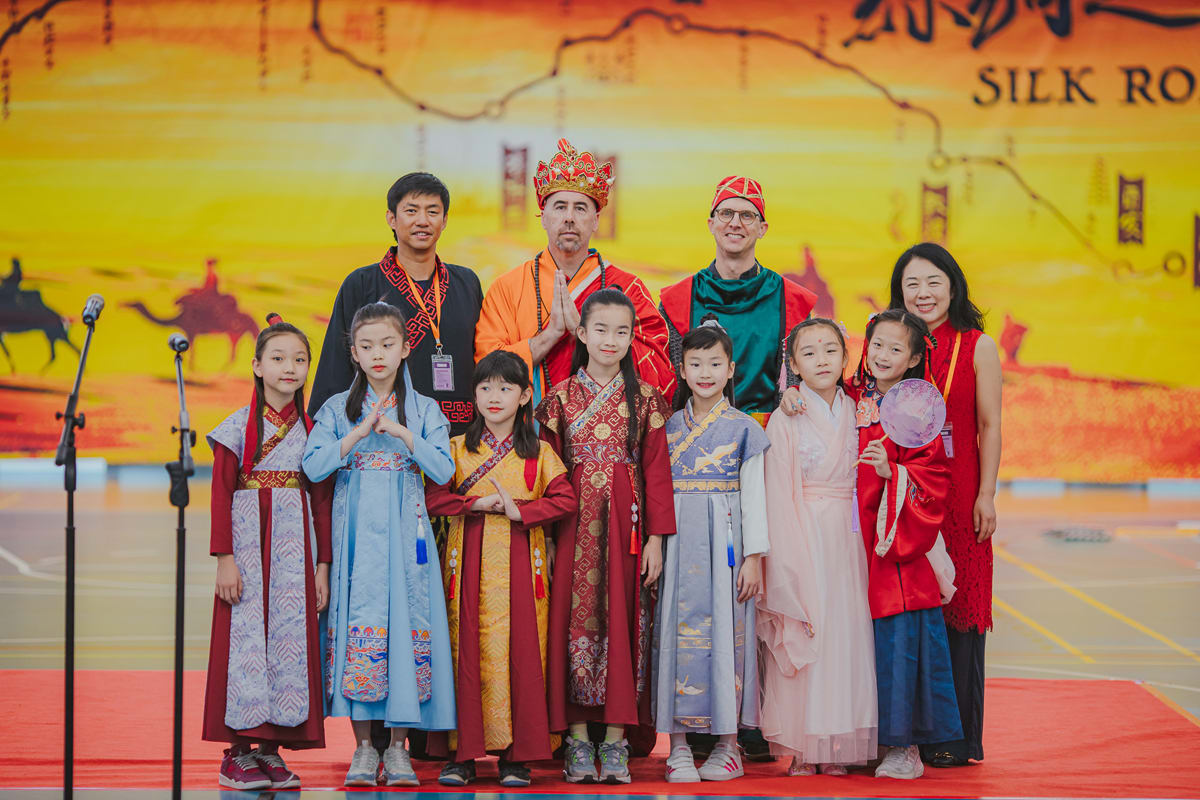 a group of CNY participants poses for a group picture